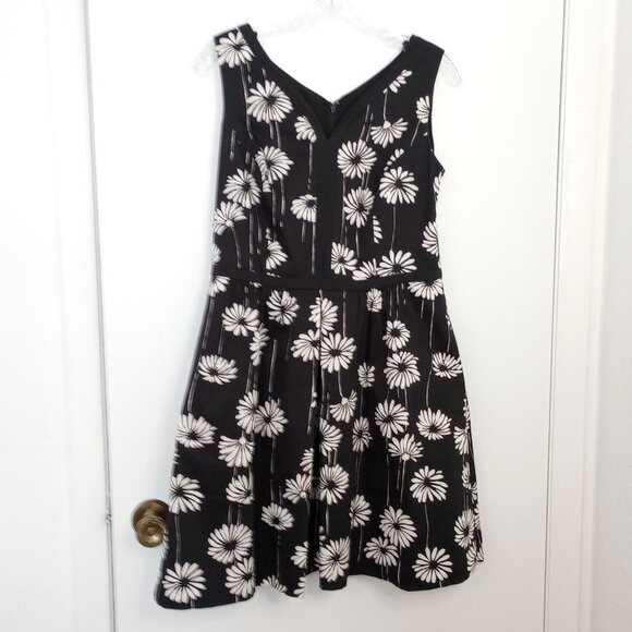 Talbots Black & White Daisy Print Fit and Flare Dress - Picture 1 of 10